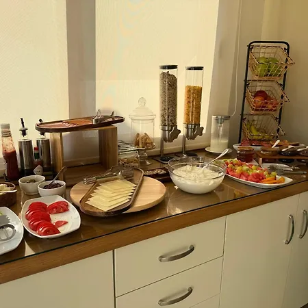 Summer Nights Θέρετρο