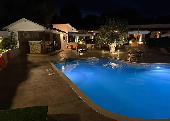 Summer Nights Θέρετρο Ύψος