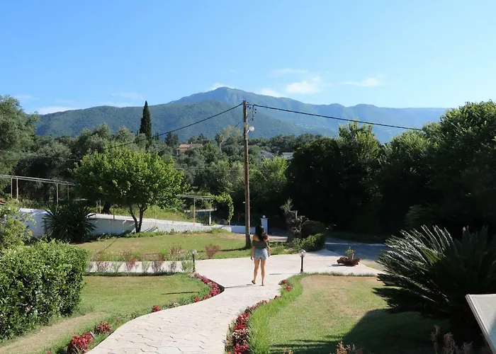 Summer Nights Θέρετρο